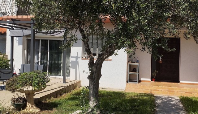 APARTMENT 10 MINUTES FROM THE SEA