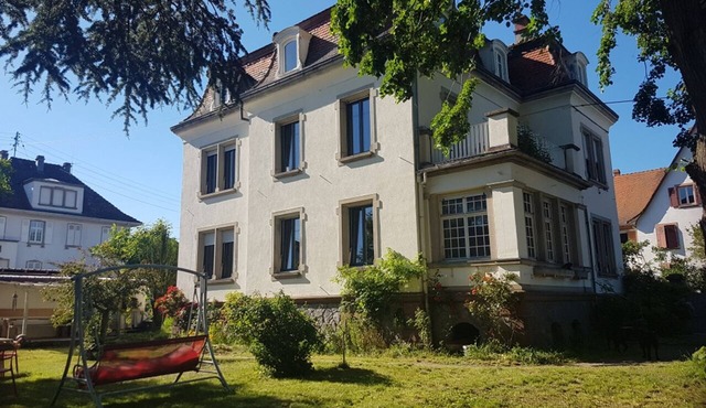 Apartment 100 m² in a mansion