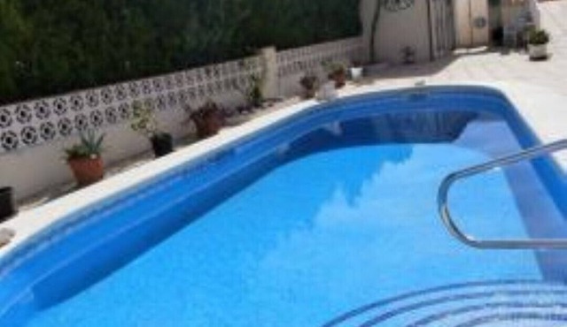 Apartment 150 m to the sea and pool