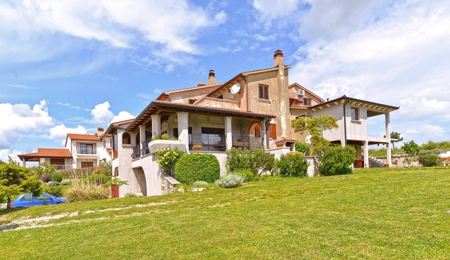 Apartment 1606/16499 (Istria - Labin), 3000m from the beach