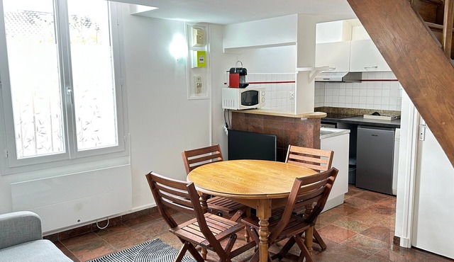 Apartment '17 Rue De La Fraternité Mezzanine' with Wi-Fi