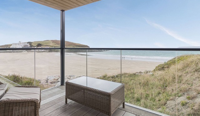 APARTMENT 18, BURGH ISLAND CAUSEWAY, with pool in Bigbury-On-Sea