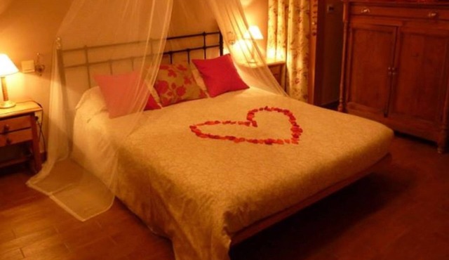 Apartment (2+1 pax) next to the river, with pool and 10 minutes from Pamplona