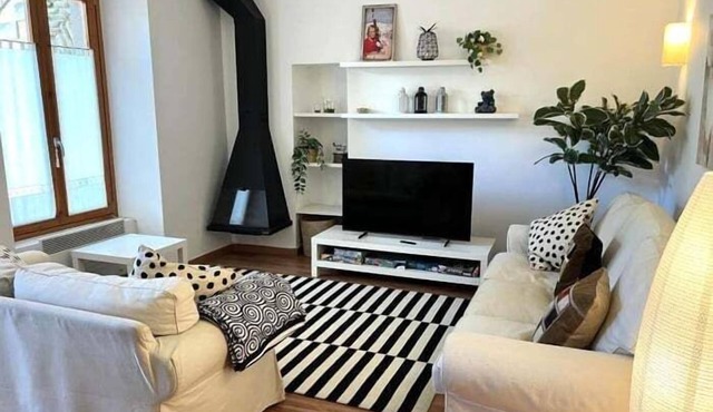 Apartment 2 Bed Fireplace, Wi-Fi & Pet-Friendly