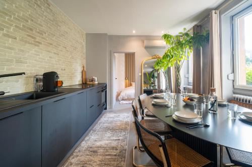 Apartment 2 Bedrooms & Terrace - Fully Air-Conditioned - King Size Beds