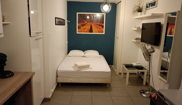 Apartment 2 downtown part god!