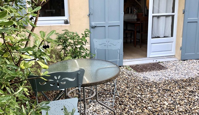 Apartment 2 P 15 minutes walk from the historic center