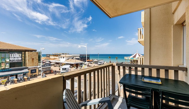 Apartment '2 Pièces Face Océan, Lacanau' with Sea View, Balcony and Wi-Fi
