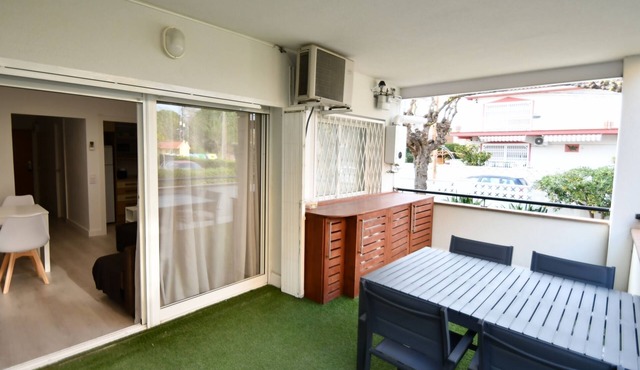 Apartment 2 rooms and magnificent terrace