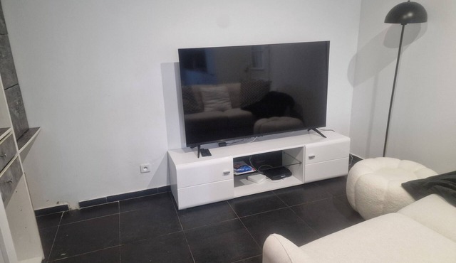 APARTMENT 2 STEPS FROM MACINAGGIO BEACH