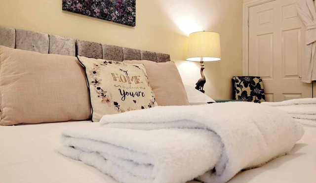 APARTMENT 2 - Uniquely sytled 2 bedroom 1st floor