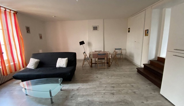 Apartment 200m from Saint Roch Spa with Free Parking and WiFi