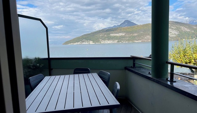 Apartment 202 Geroli (Baie des Voiles) Lake Annecy UNIQUE