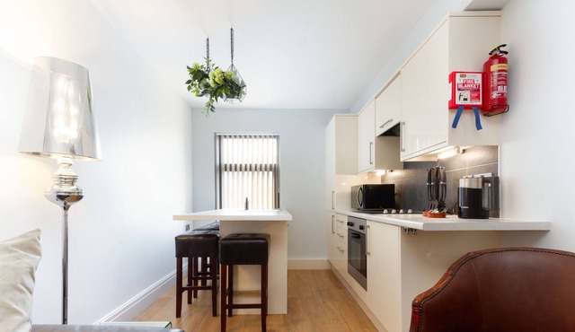 Apartment 203 - Windlash