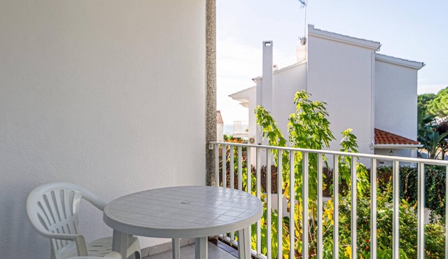 Apartment 2min beach with parking pet friendly