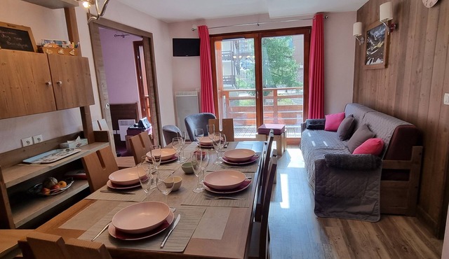 APARTMENT 3 BEDROOMS 2 BATHROOMS WITH SWIMMING POOL NEAR THE SLOPES