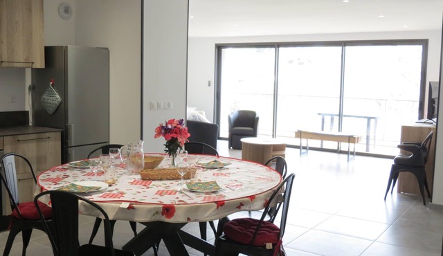 Apartment ☆ | 3 BR | Large Balcony & View