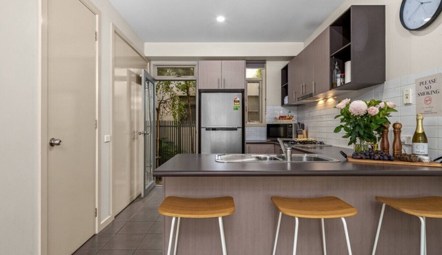 Apartment 3 · Central Shepparton opposite Lake Victoria 3