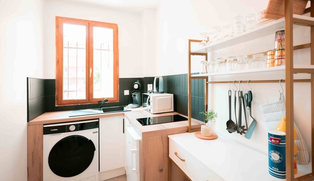 Apartment 3 - Spacious 2-room apartment, city center + parking space