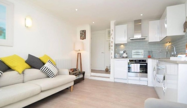 Apartment 3 White Ladies in Stoke Fleming - 2 persons, 1 bedrooms