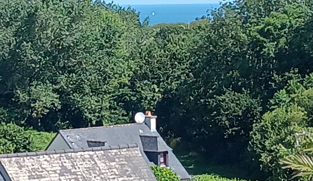 Apartment 34m2 large terrace sea view 2km beaches gr34. Pink granite hillsides
