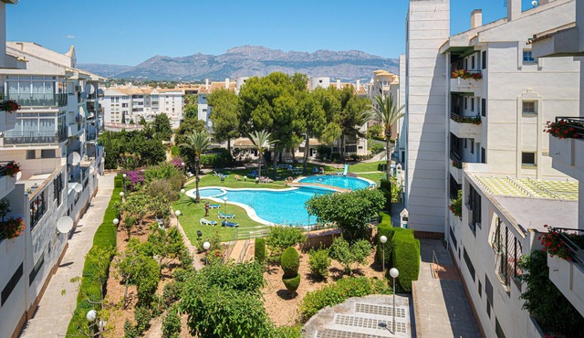 Apartment 3D Albi by Beach with Shared Pool & Wi-Fi