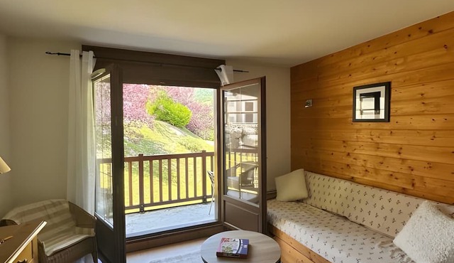 Apartment '4-6 Couchages Proche Des Pistes' with Mountain View, Balcony and Wi-Fi