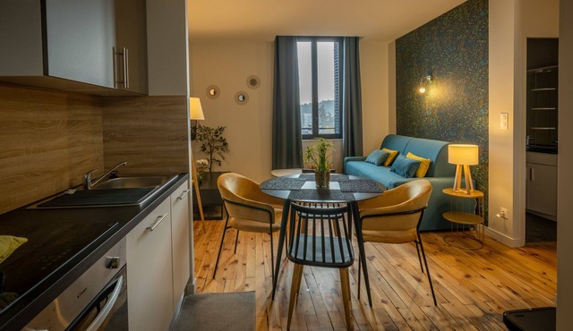 Apartment-4 people-Ensuite with Bath -Garden View