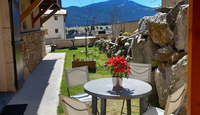 Apartment 4 persons on the ground floor of a detached house