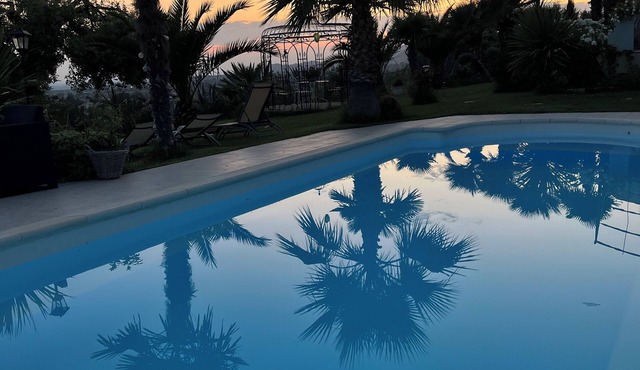 APARTMENT 4km from Bedoin exceptional panoramic view, quiet, swimming pool