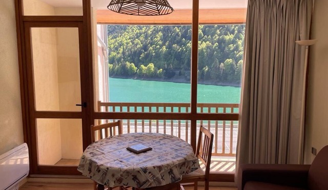 APARTMENT 4PERS LAKE AND MOUNTAIN VIEW