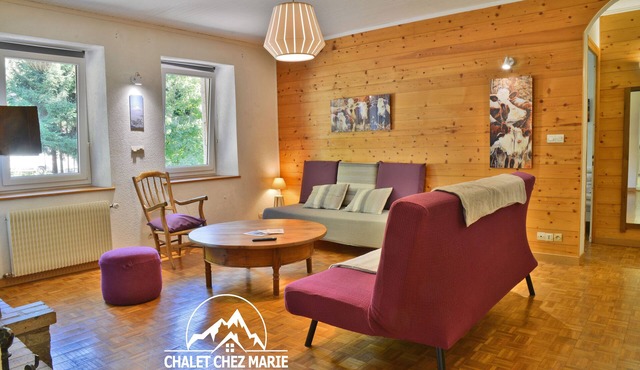 Apartment 5/6 pers 70 m² Ground floor of chalet Chez Marie, terrace. 100 m ski bus.