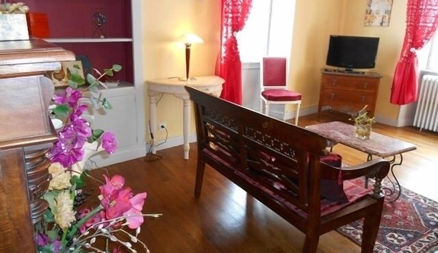 Apartment 5 people in the heart of the medieval city Bourganeuf