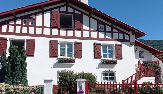 APARTMENT 5 PERSONS (2*) 200m FROM THE TOURIST CENTER