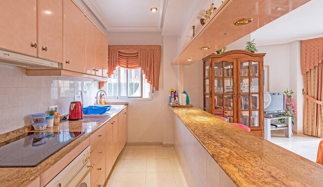 Apartment 5-Star Alicante with Own Private Pool & Garden, Wi-Fi, Sky TV & Netflix