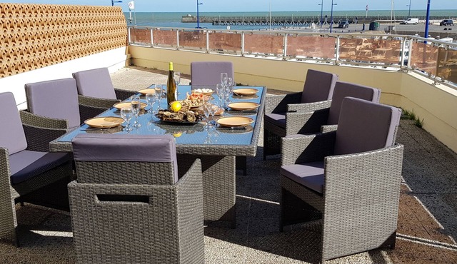 Apartment 6/8 people max. sea view and port in Normandy FREE WIFI