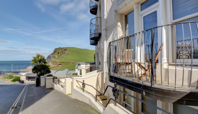 Apartment 6 Cove View