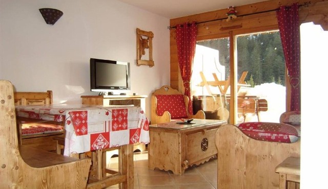 Apartment 6 pers, pool, 3 rooms, balcony, parking