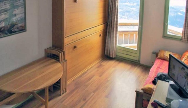 Apartment '7 Laux - Balcon Sud' with Balcony