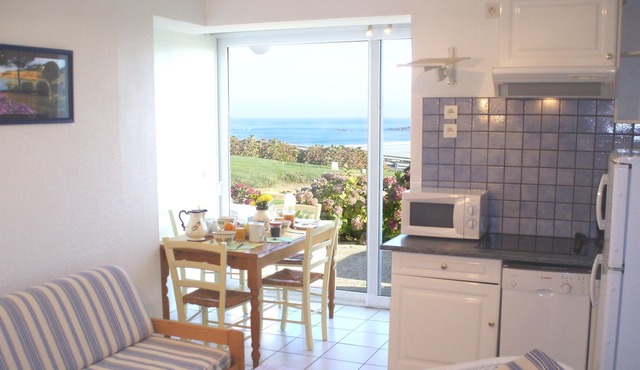 apartment 7 people sea view, swimming pool, overnight stay all inclusive