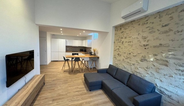 Apartment 7-rooms with terrace in Nîmes