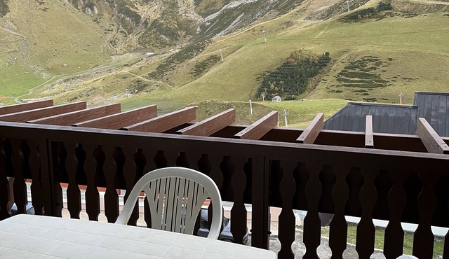 Apartment 8 Pers. La Mongie. 3 bedrooms. Indoor pool. Close to ski slopes.