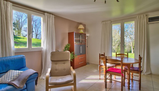 Apartment 80 m², 2 bedrooms, all comfort, with land. 6 people + baby