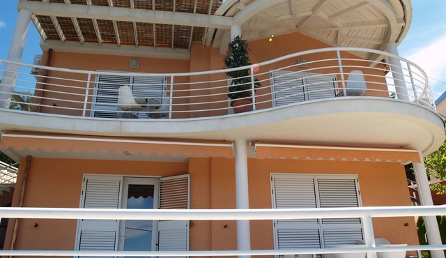 Apartment a 45sqm, unobstructed sea view, about 150m to the sea