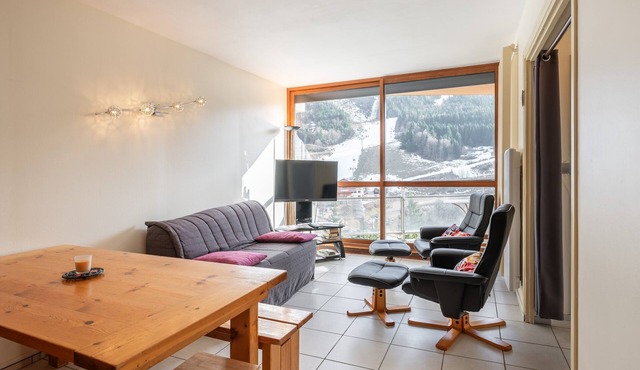 Apartment 'À L’orée Des Sapins, Skis Au Pied' with Mountain View, Shared Garden and Balcony