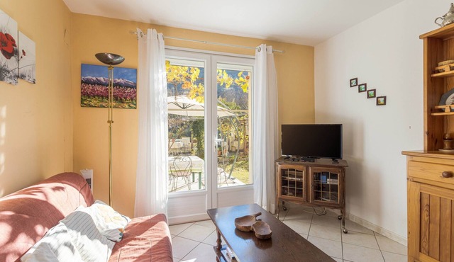 Apartment 'À Ria-sirach' with Mountain View, Shared Terrace and Wi-Fi