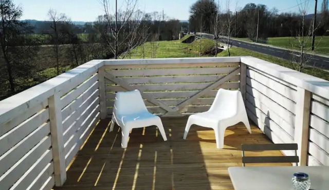 Apartment 'Activités Et Nature Appartement' with Private Terrace, Wi-Fi and Air Conditioning