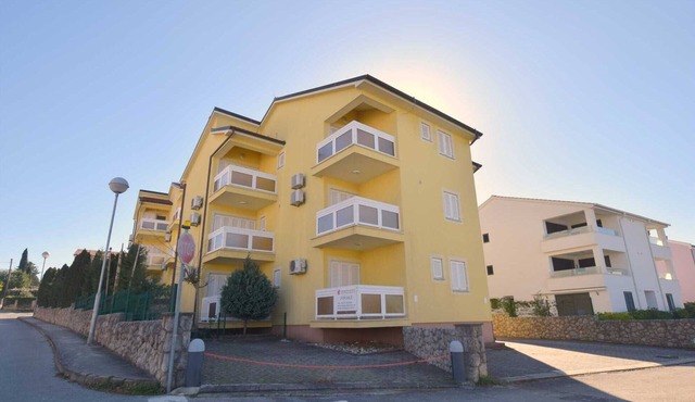 Apartment Adlitika with Balcony