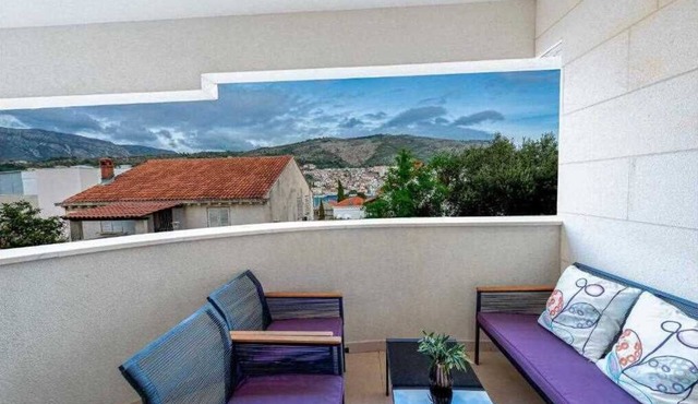 Apartment Adrian 2BR apartment with balcony