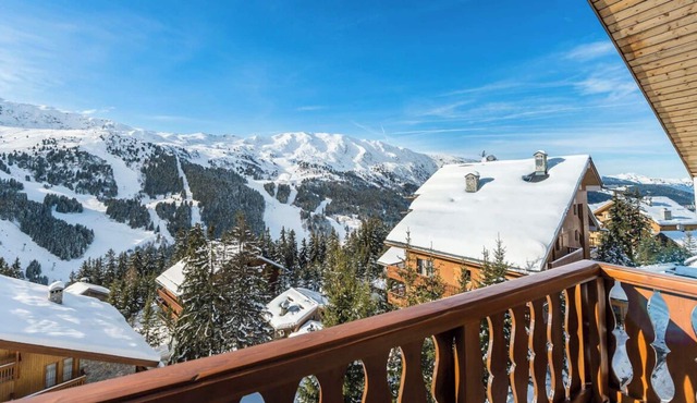 Apartment Aigle - Five Bedroom Villa, Sleeps 12